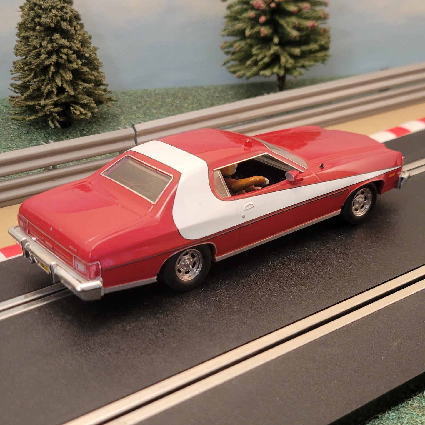 Scalextric 1:32 Car - C2553 Ford Gran Torino 1976 Starsky & Hutch *LIGHTS* #D