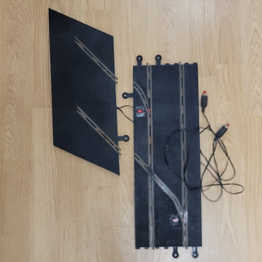 Scalextric Classic 1:32 Track - PT91 & A251 Le Mans Start Paddock #Y