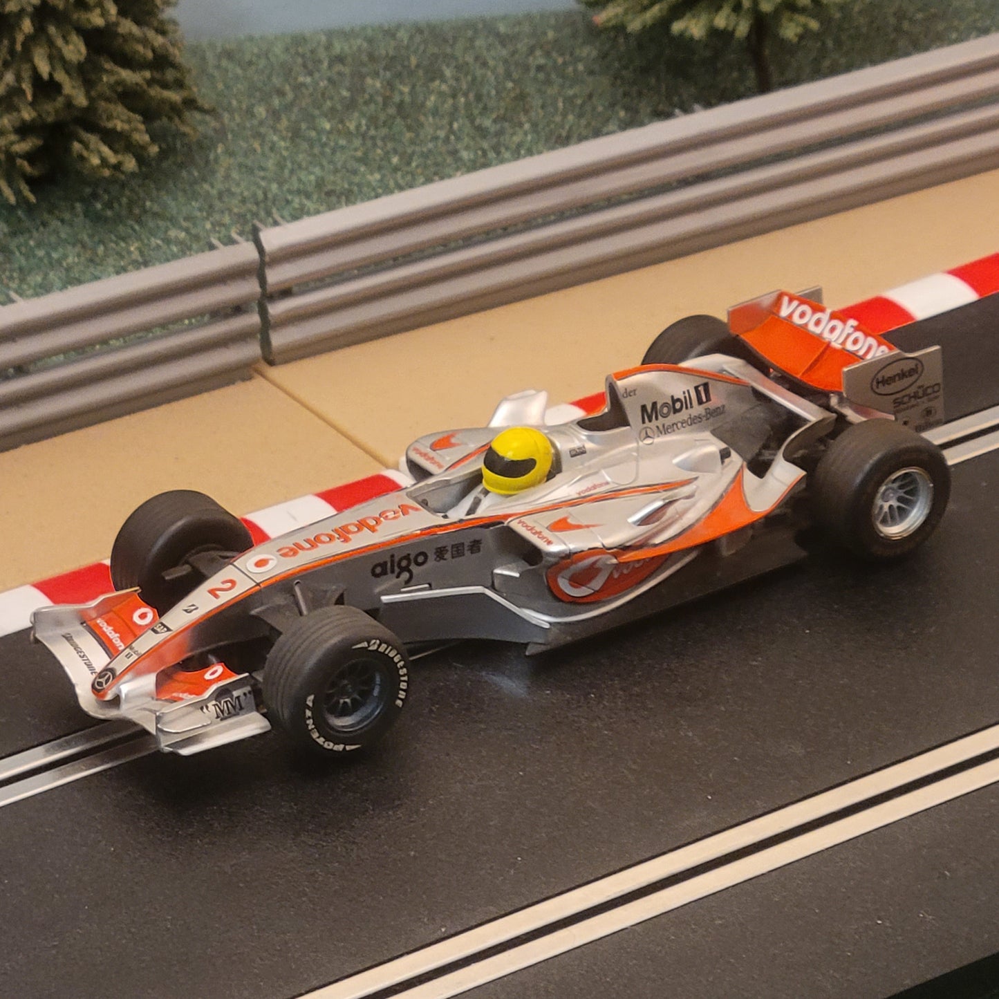 Coche Scalextric 1:32 - C2837 F1 Vodafone MP4-21 Lewis Hamilton #2 #MI