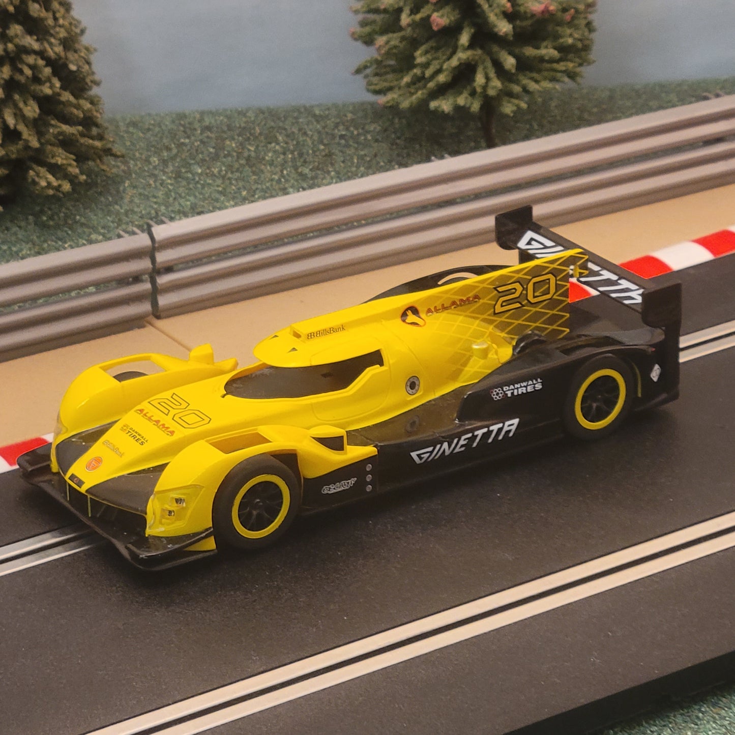 Scalextric 1:32 Car - Yellow Ginetta G60 LMP1 Le Mans #20 #Q