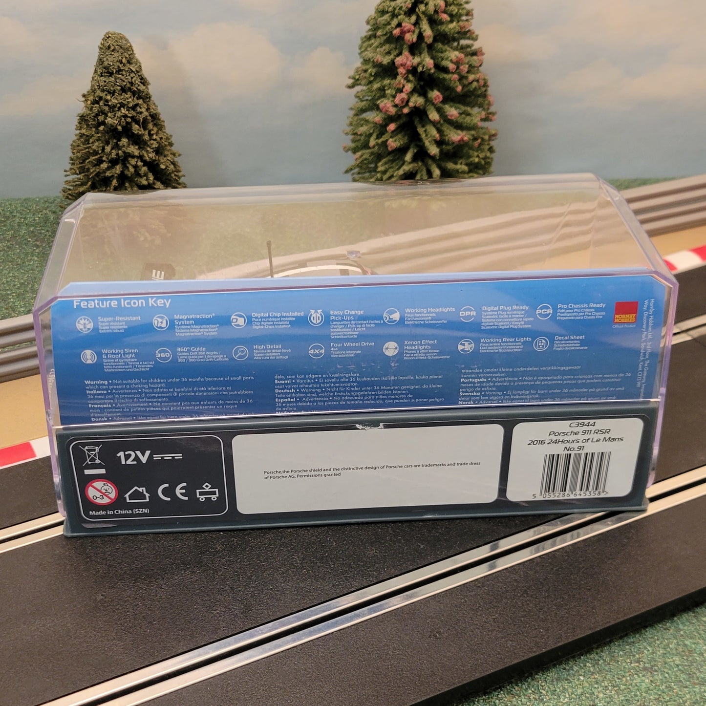 Scalextric 1:32 Car - C3944 Porsche 911 RSR 2016 Le Mans #91 *LIGHTS*