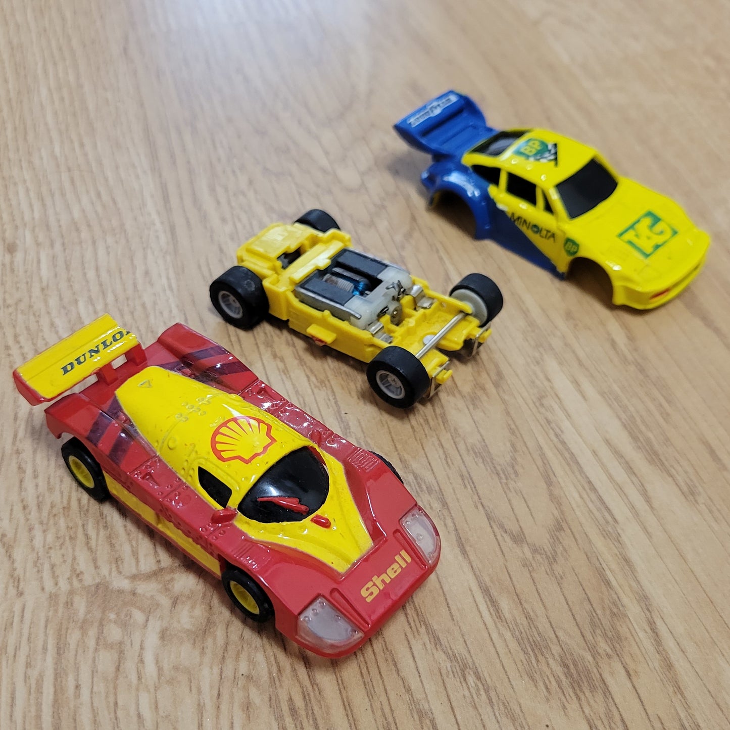 Micro Scalextric MR1 Marchon 1:64 Slot Cars - Porsche Le Mans Shell