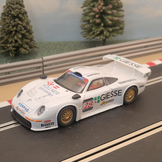 Coche Scalextric 1:32 - C2089 Porsche 911 GT1 Giesse #28