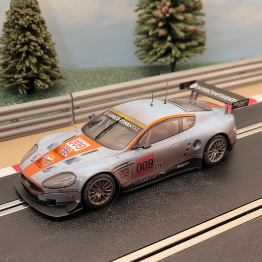 Scalextric 1:32 Car - C2965 Aston Martin DBR9 Gulf #009 *LIGHTS*