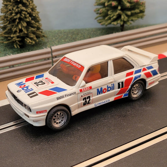 Scalextric 1:32 Car - C406 White BMW M3 MOBIL #32 *LIGHTS*