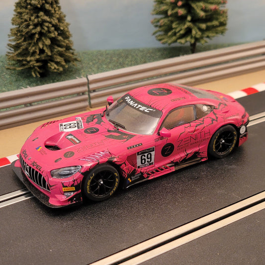 Scalextric 1:32 Car - C4451 Mercedes AMG GT3 Spa 24h #69 *LIGHTS* #S