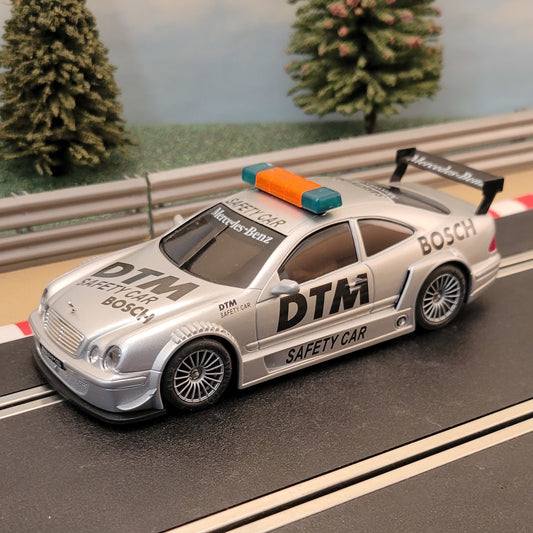 NINCO 1:32 Slot Car - 50282 Mercedes CLK F1 Safety Car *LIGHTS*