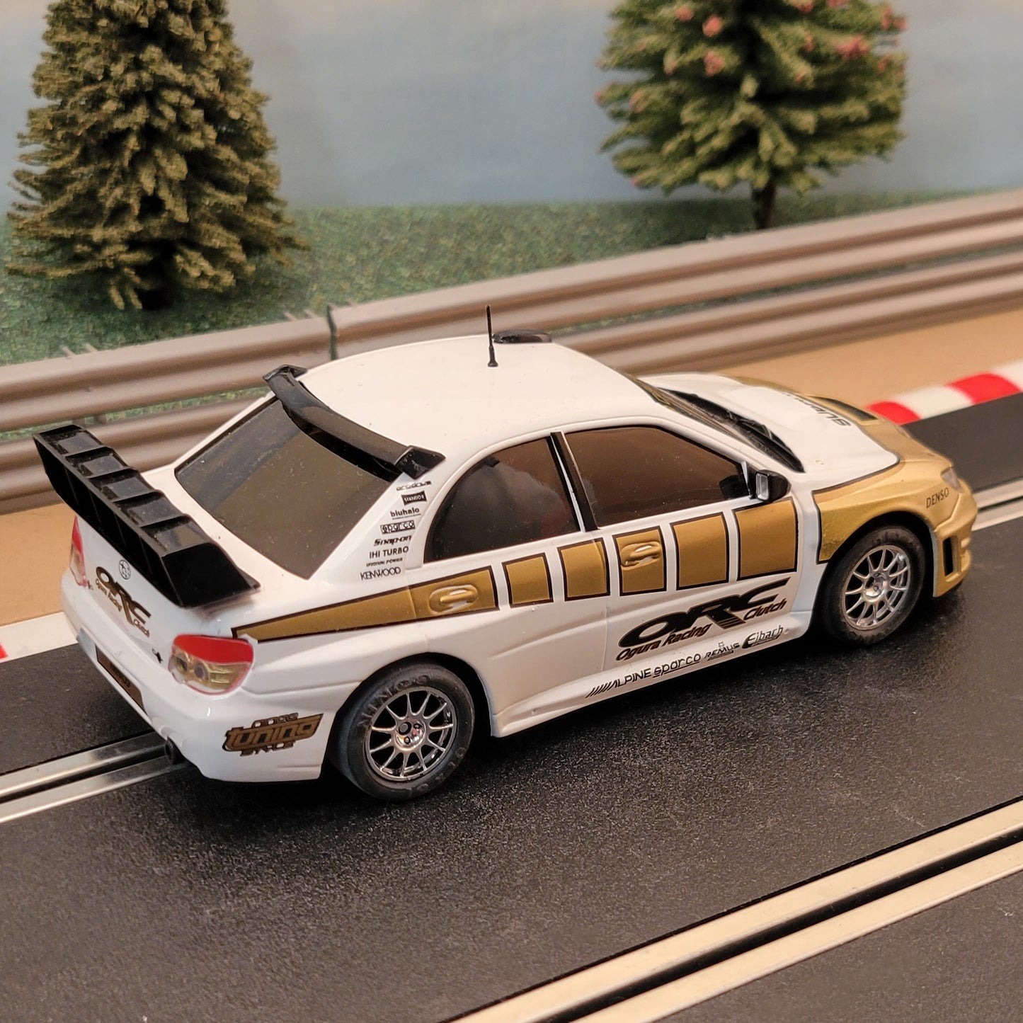 NINCO 1:32 Slot Car - 50388 White & Gold Subaru '06 Tuning *LIGHTS*