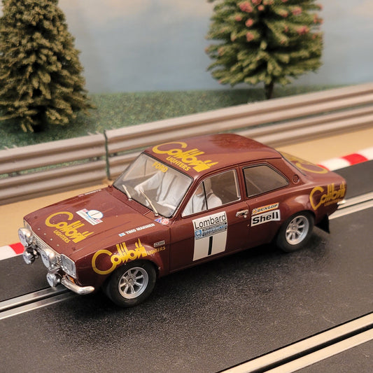 Scalextric 1:32 Car - C2757 Ford Escort RS 1600 Makinen #1 *LIGHTS*