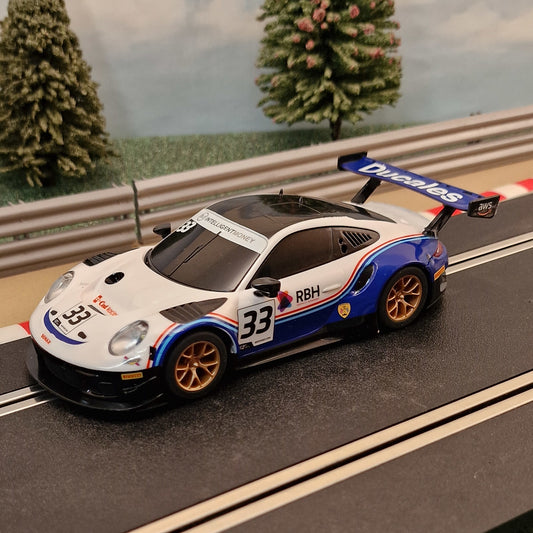 Scalextric 1:32 Car - Porsche 911 GT3 *LIGHTS* #33 #E