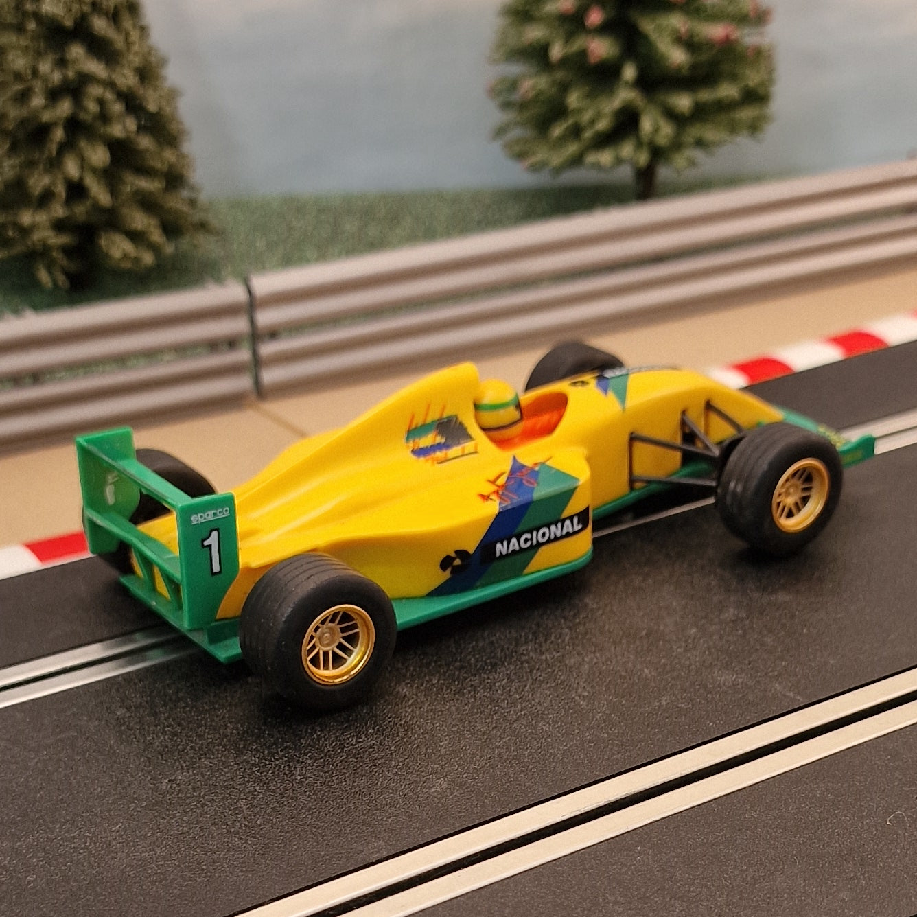 Scalextric 1:32 Car - F2213 F1 Formula Senna - Ayrton Senna #1
