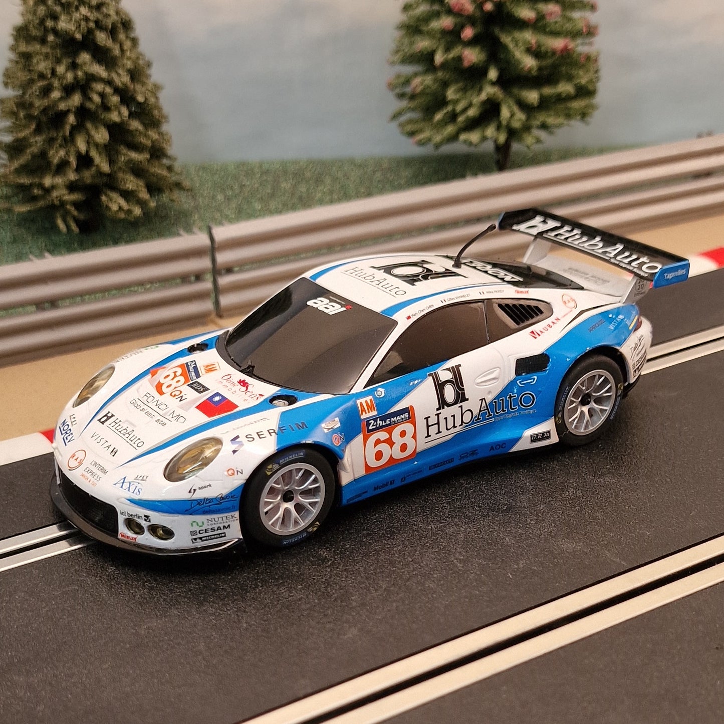 Scalextric 1:32 Car - Blue & White Porsche RSR 911 Le Mans #68 *LIGHTS* #WM