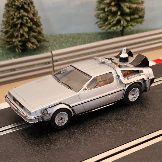 Coche Scalextric 1:32 - C4249 Regreso al Futuro 2 - DeLorean *LUCES*