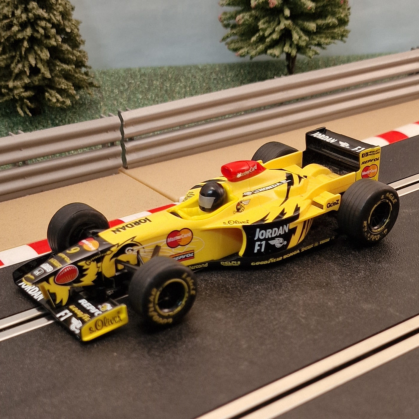 Coche Scalextric 1:32 - C2126 F1 Fórmula Uno Jordan Mugen Honda 198 #9
