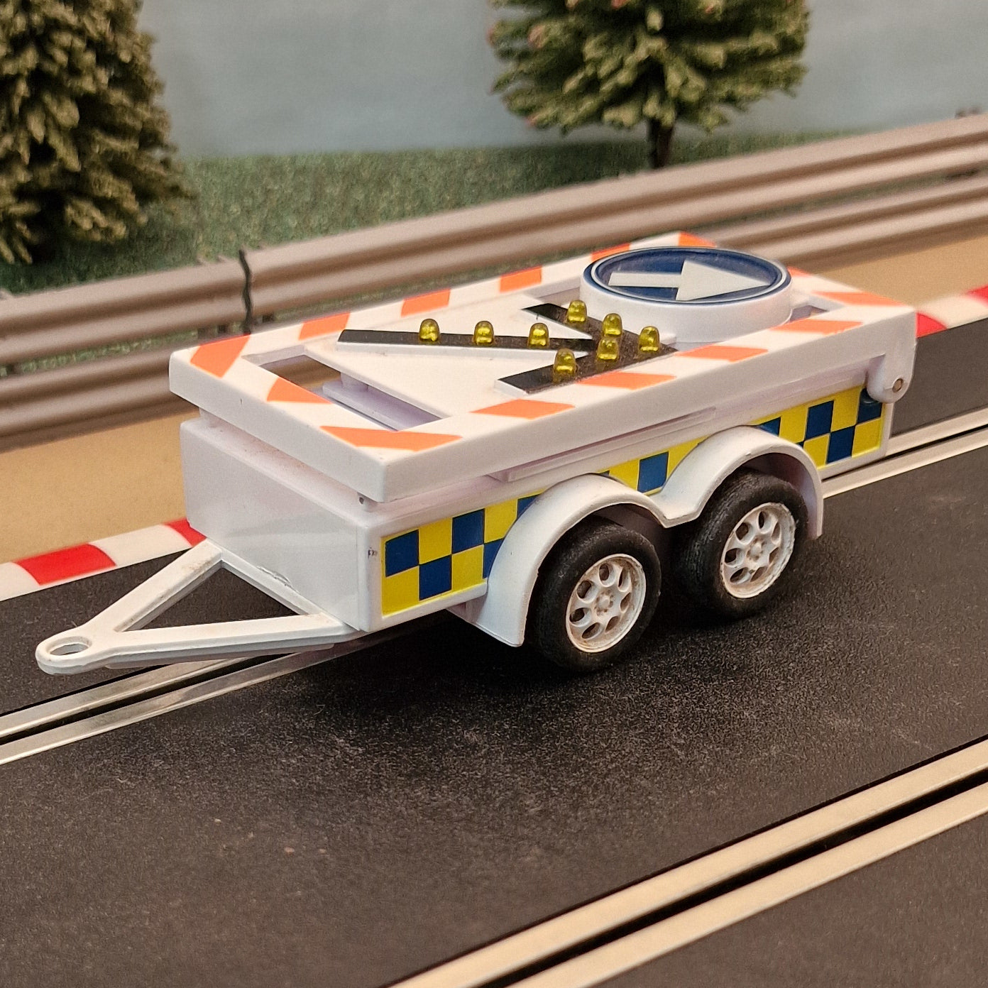 Coche Scalextric 1:32 - C3358 James Bond 007 Range Rover Negro