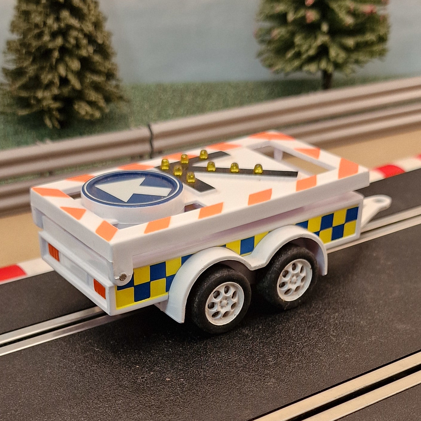 Coche Scalextric 1:32 - C3358 James Bond 007 Range Rover Negro