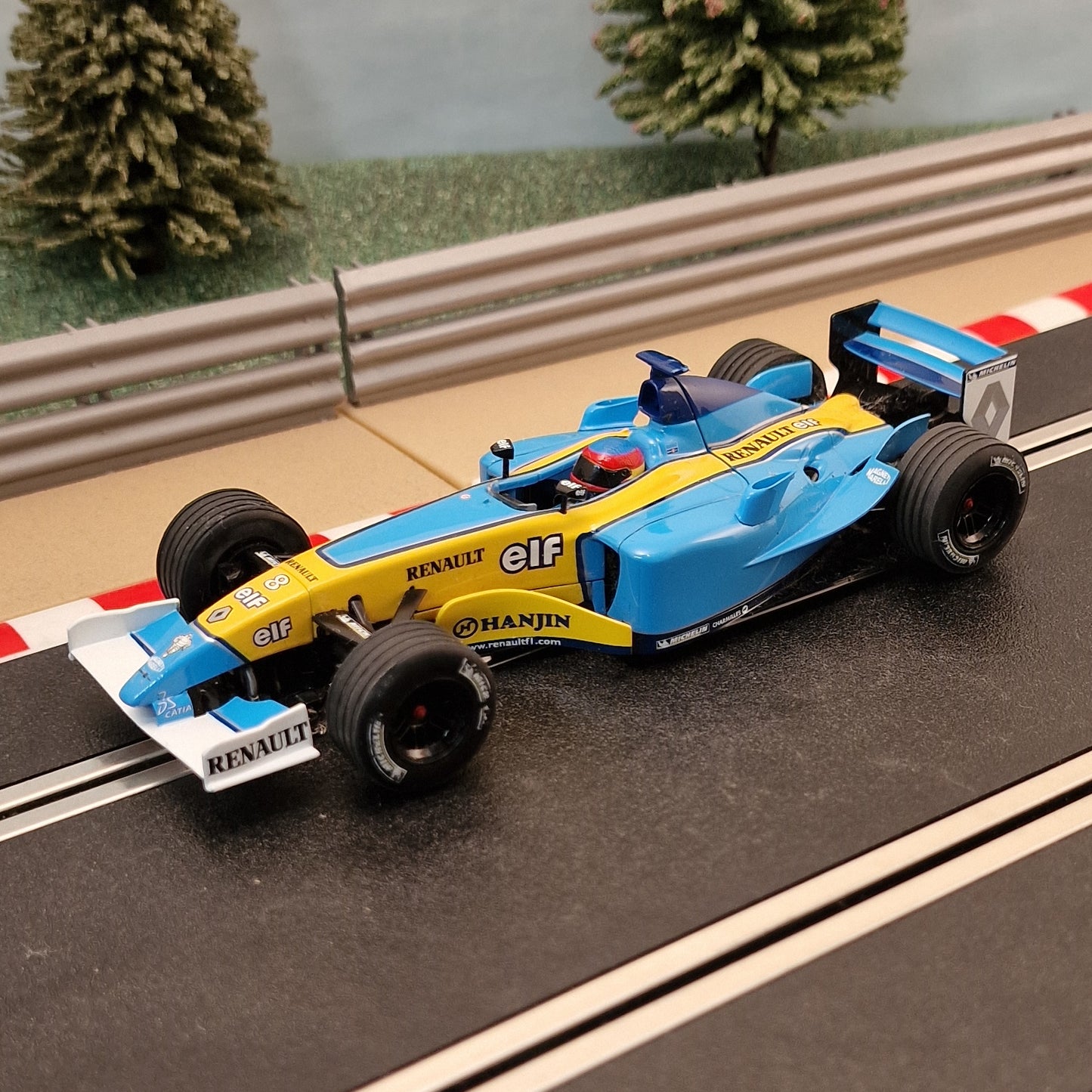 Scalextric 1:32 Car - C2398A F1 R23 Renault elf Fernando Alonso #8 #K