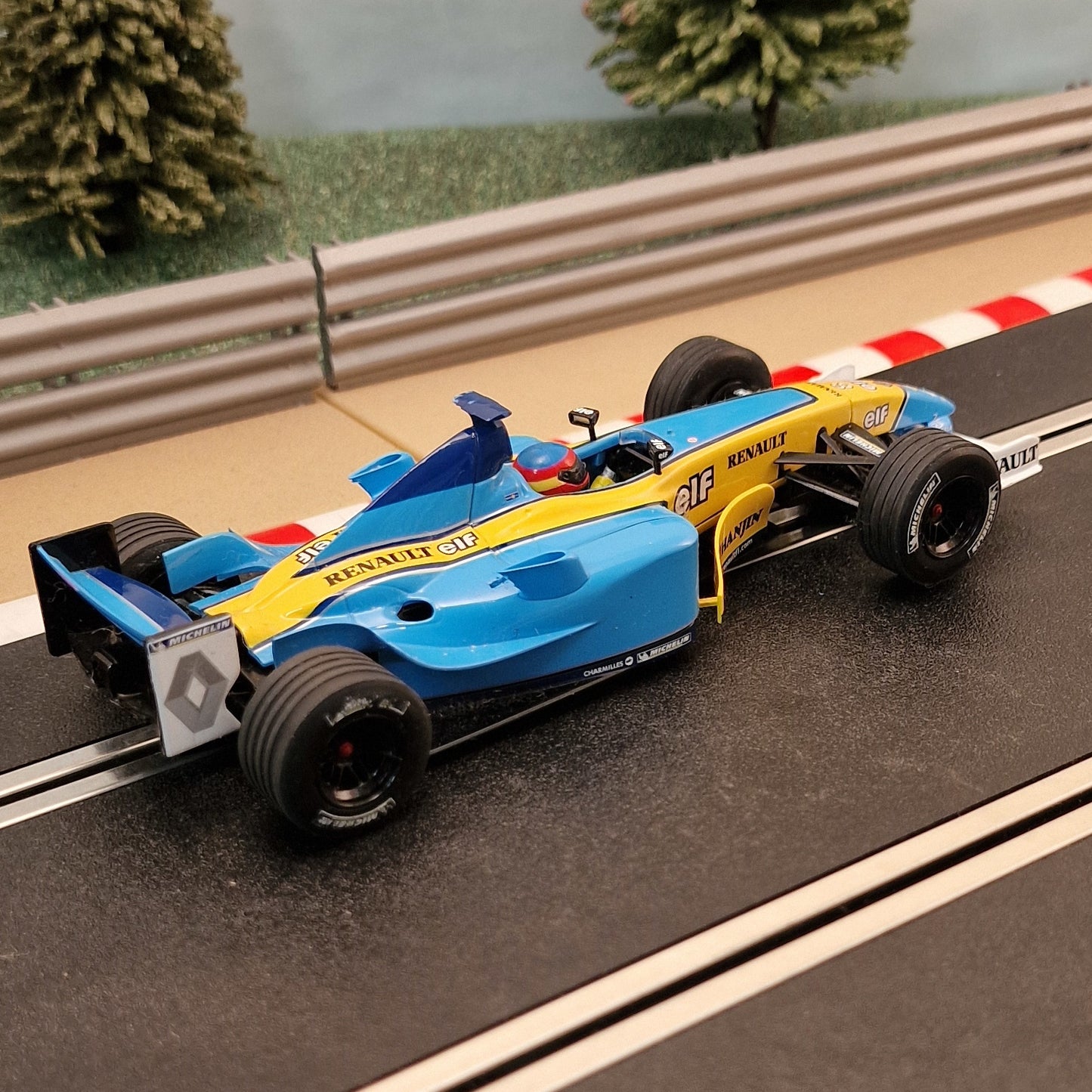 Scalextric 1:32 Car - C2398A F1 R23 Renault elf Fernando Alonso #8 #K