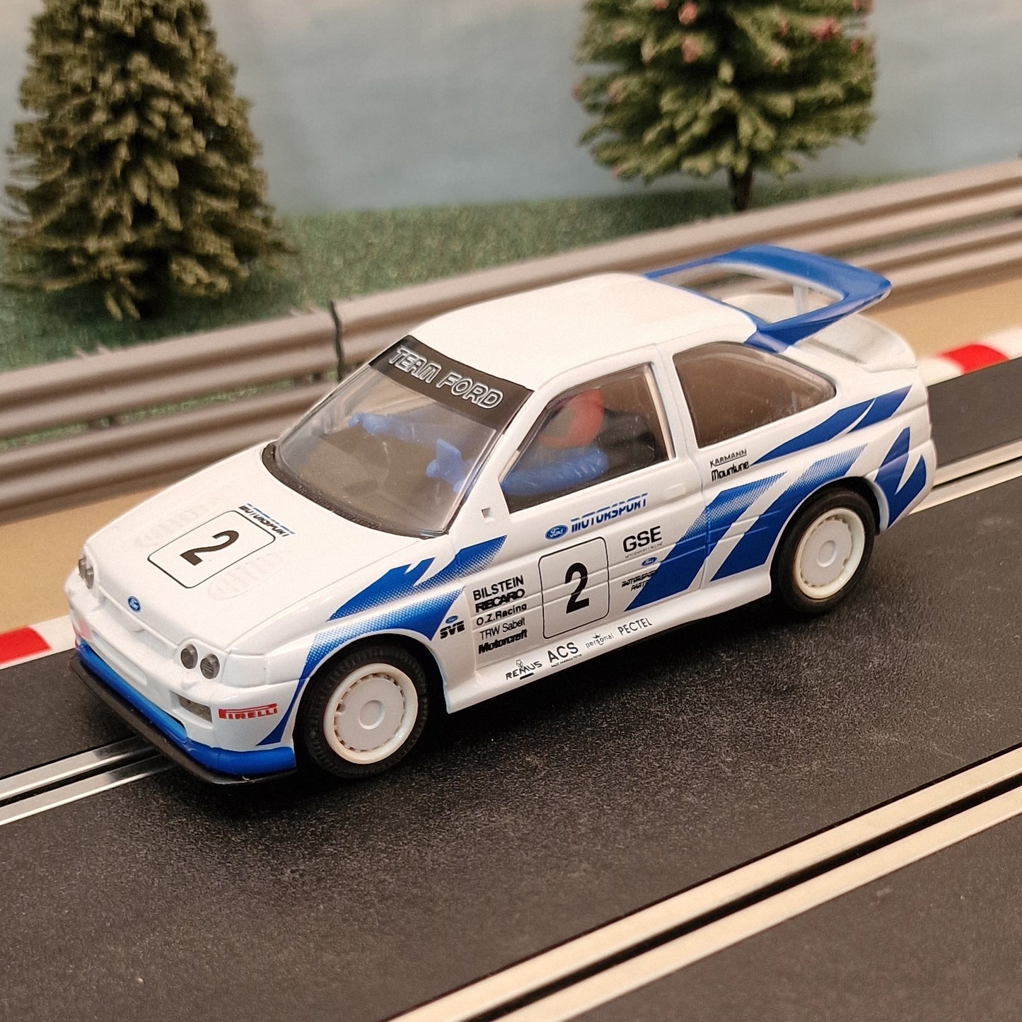 Scalextric 1:32 Car - C203 White Ford Escort RS Cosworth #2 *LIGHTS* #M