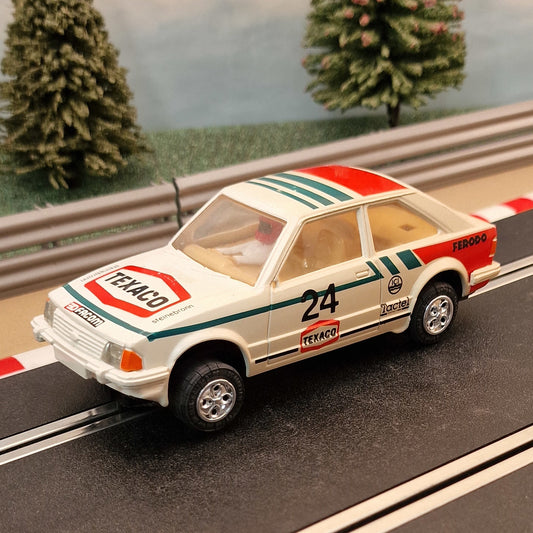 Scalextric 1:32 Car - C441 White Ford Escort Texaco #24 *LIGHTS* #Q
