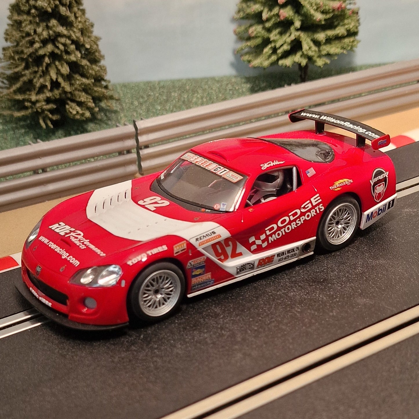 Scalextric 1:32 Digital Car - C2691D Red Dodge Viper #92 *LIGHTS* #QZ