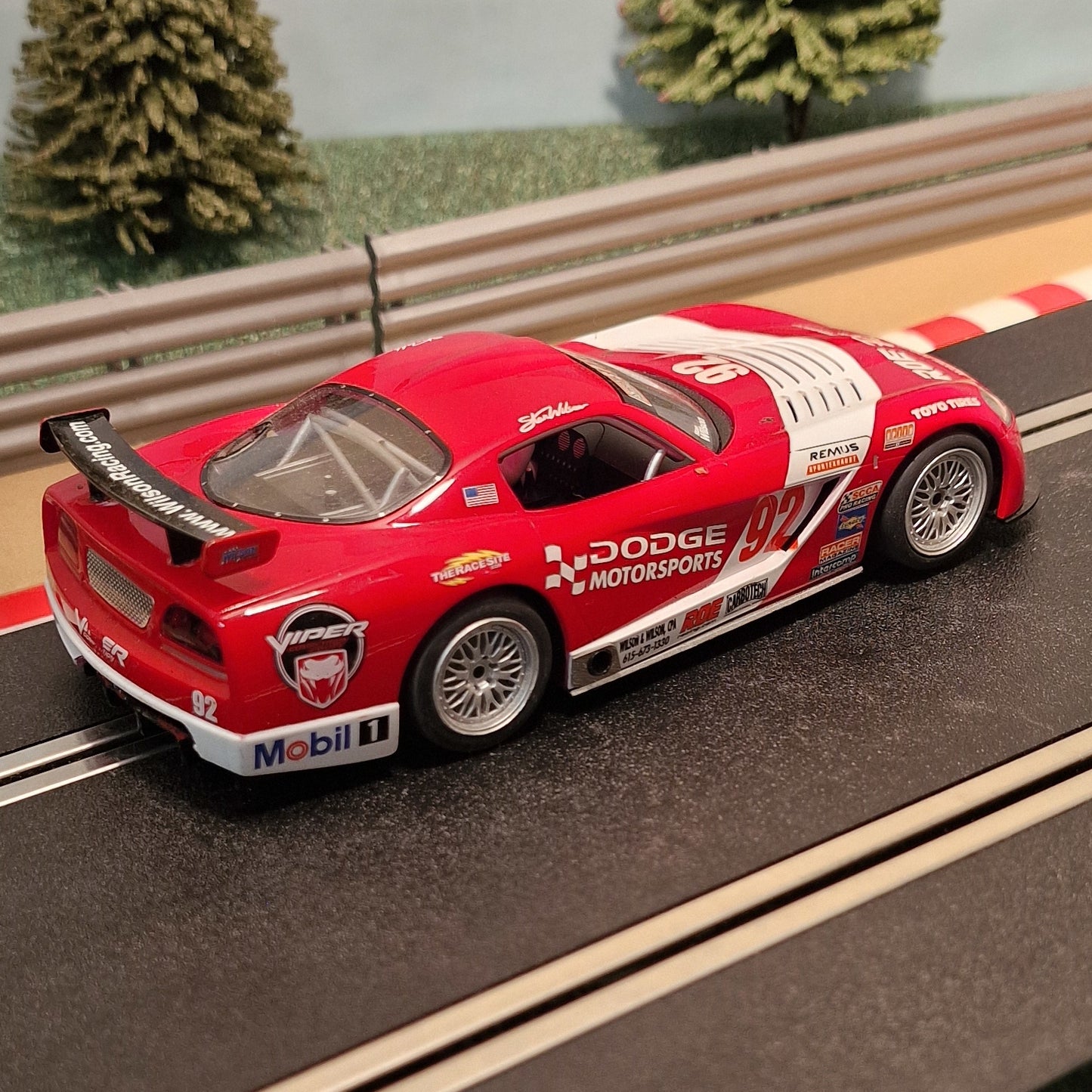 Scalextric 1:32 Digital Car - C2691D Red Dodge Viper #92 *LIGHTS* #QZ
