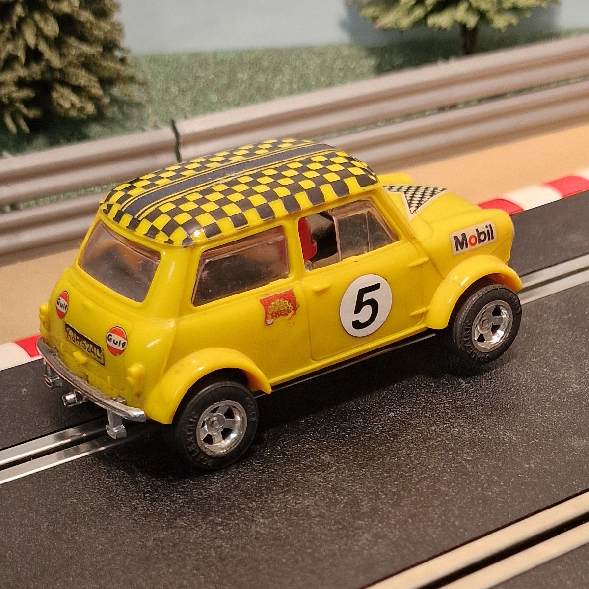 Coche Scalextric 1:32 - C2538A Trabajo italiano - BMW Mini Cooper rojo *LUCES* #FWMS