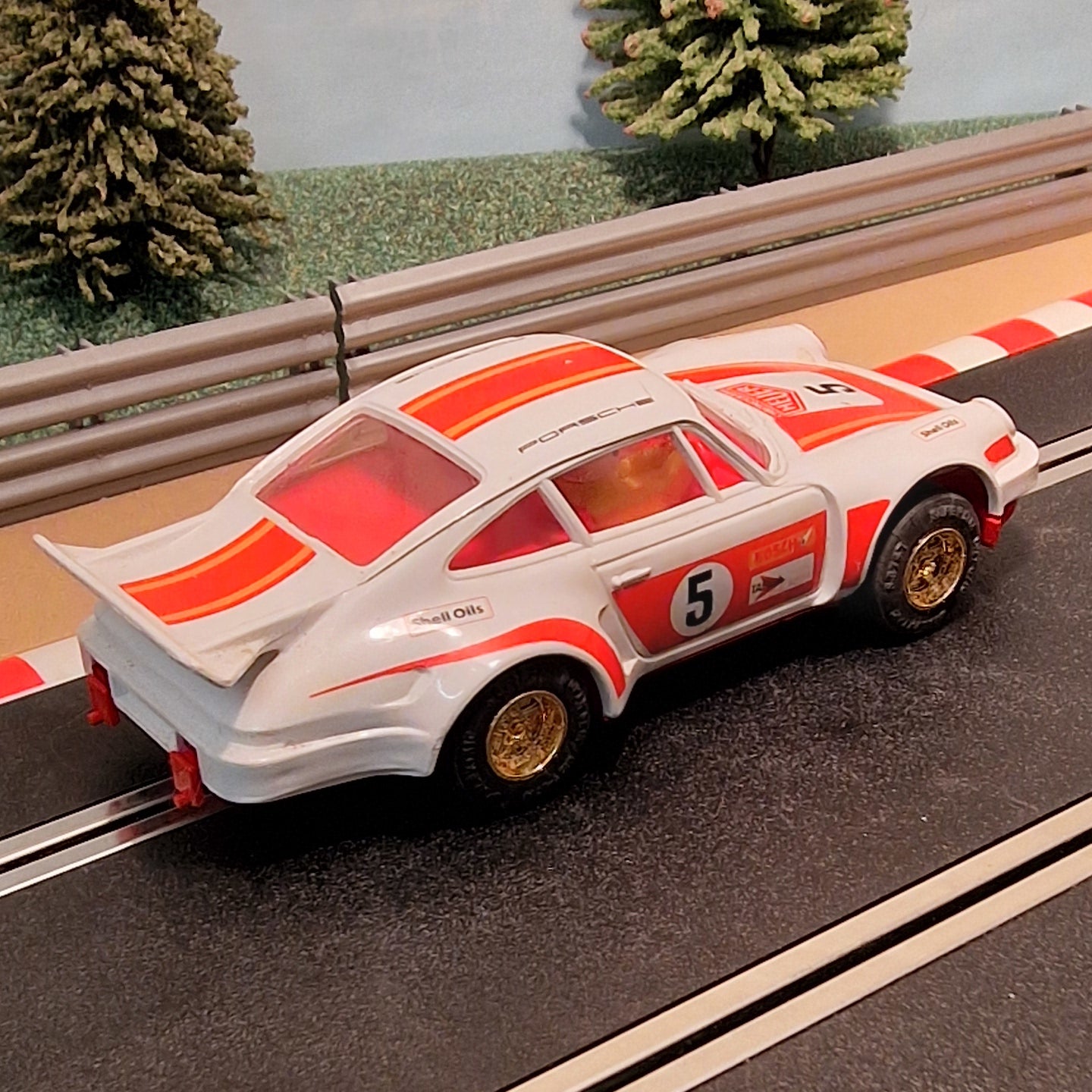 Coche Scalextric 1:32 - Porsche Turbo 911 rojo y blanco #5 *LUCES* #K