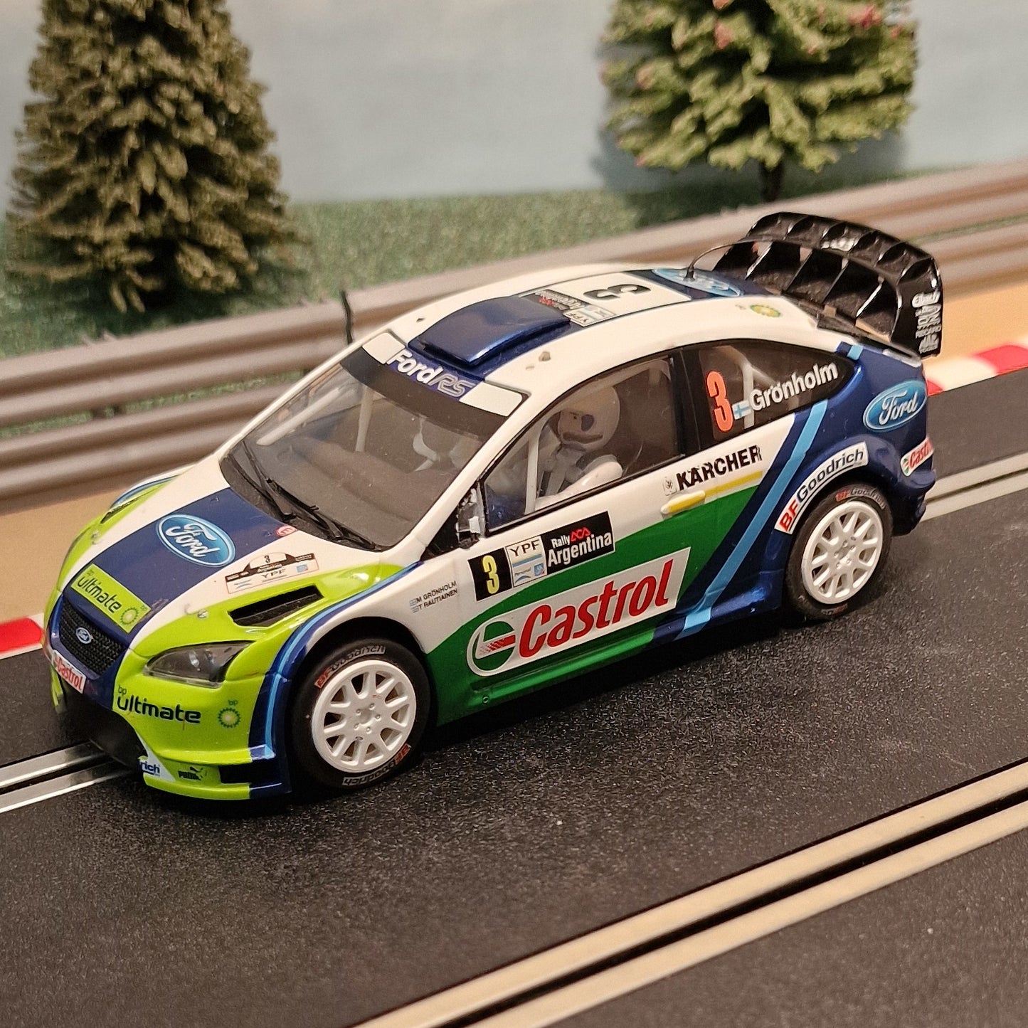 Scalextric 1:32 Car - C2802 Ford Focus 4WD WRC 2006 #3 Gronholm *LIGHTS* #MR