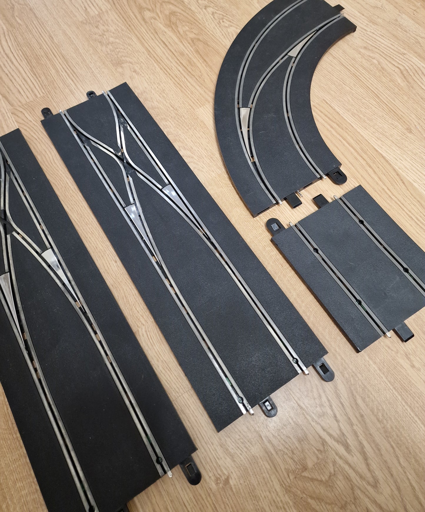 Scalextric Digital 1:32 Track - C7036, C7008 Crossover Straights & Curve #A