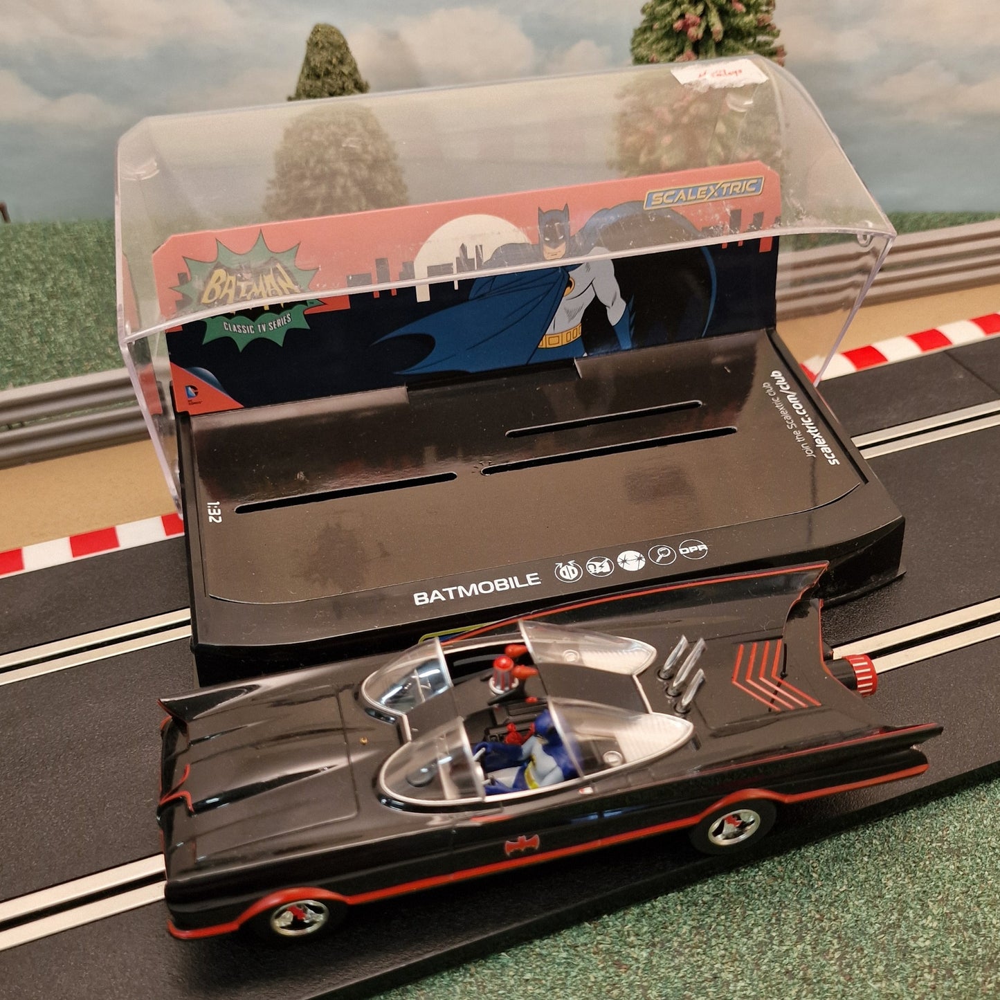 Scalextric Car C4175 - Batman Batmobile 1966 TV Series *LIGHTS*