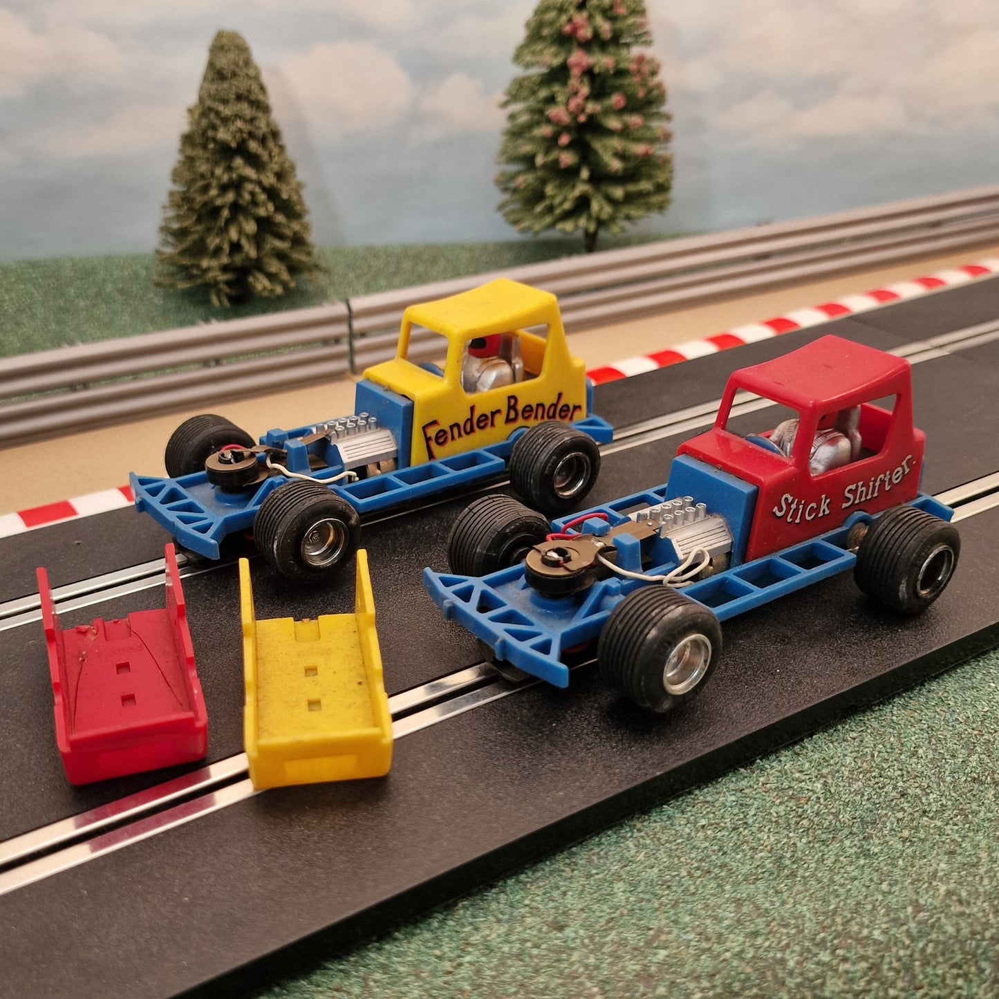 Scalextric Pair Of Stock Cars Superstox C285 & C286 Fender Bender Stick Shifter