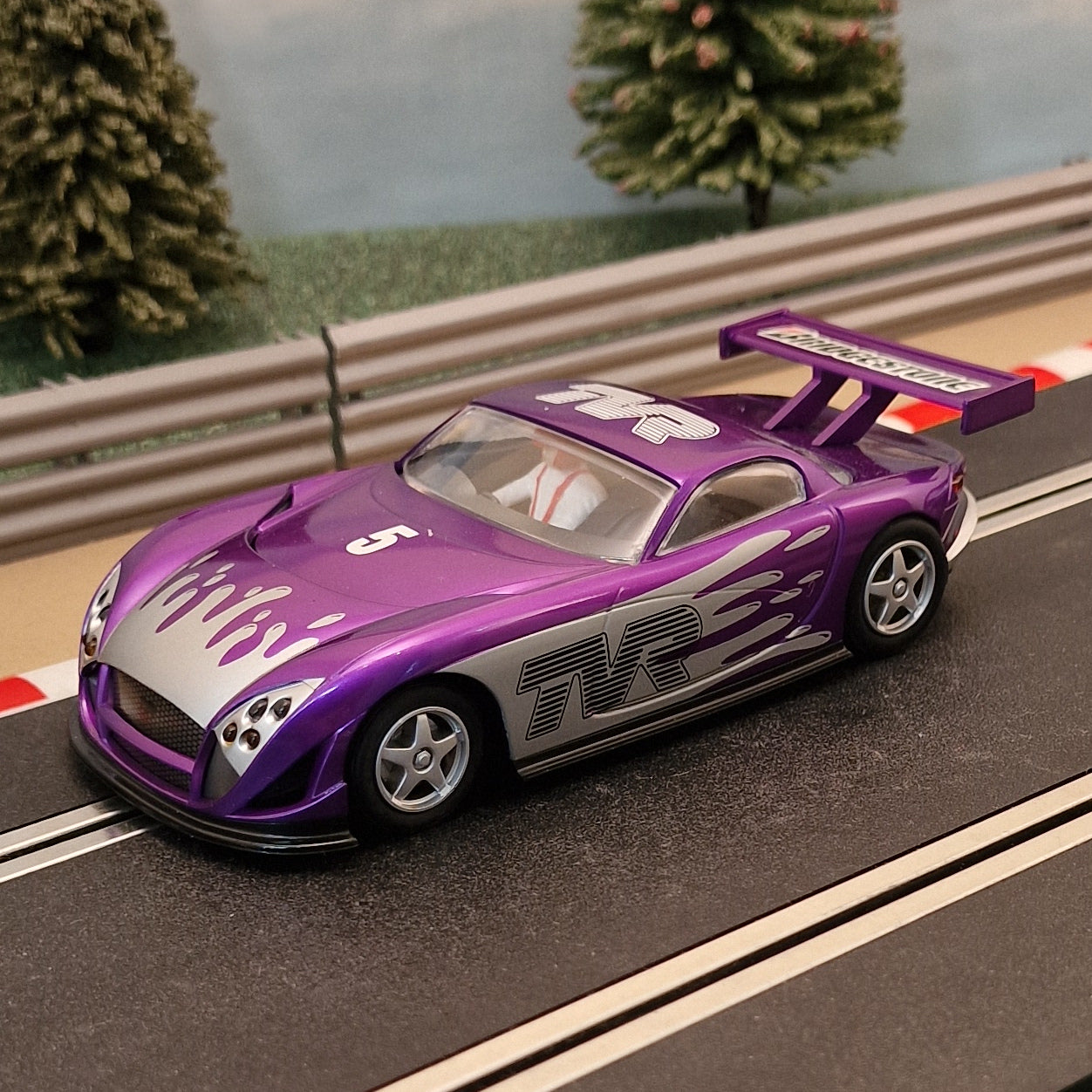 Scalextric C2356 Purple TVR Speed 12 #5 *LIGHTS* #E