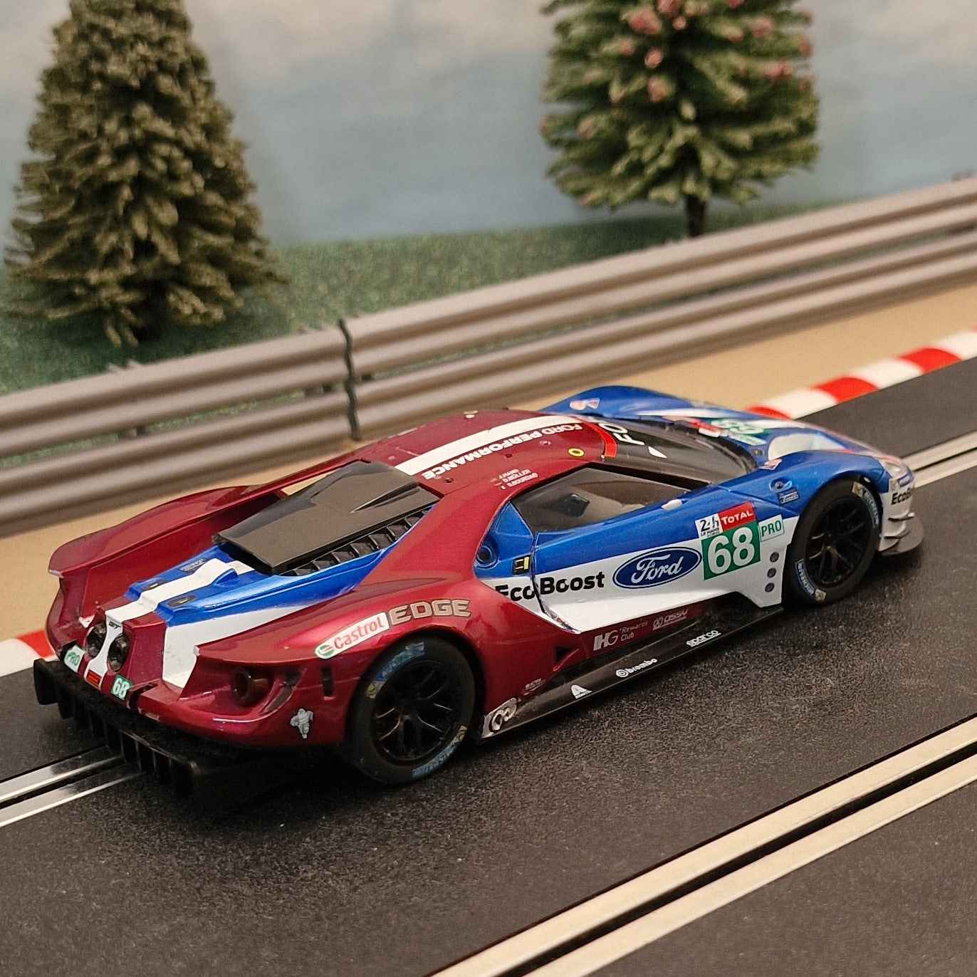 Scalextric Ford GT GTE Le Mans 2017 #68 *LIGHTS* #MS