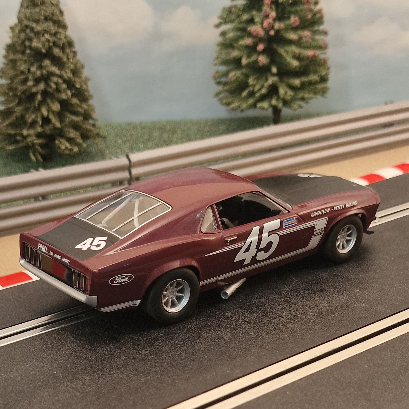Scalextric C3424 1969 Ford Mustang Boss 302 Reventlow Petty Racing #45