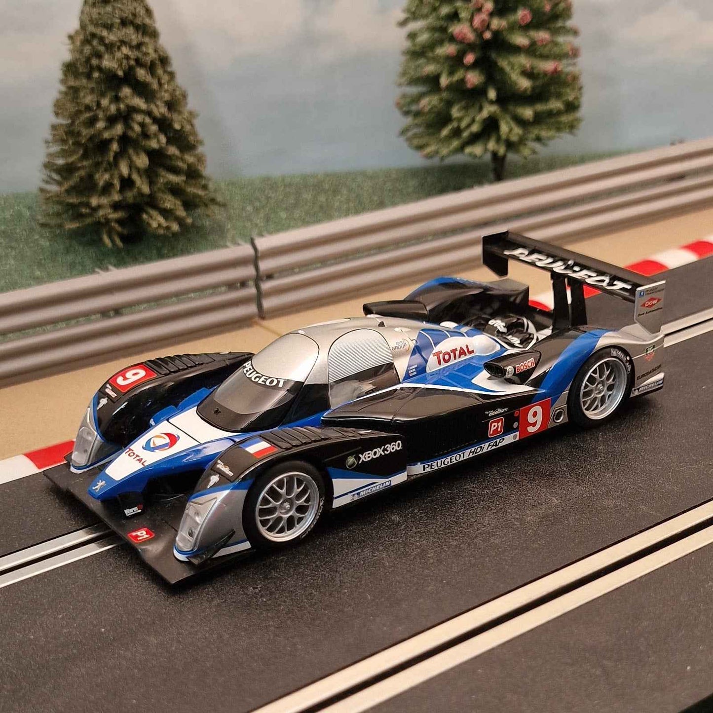Scalextric C3011 Peugeot 908 HDI FAP 2009 #9 *LIGHTS* #MWA