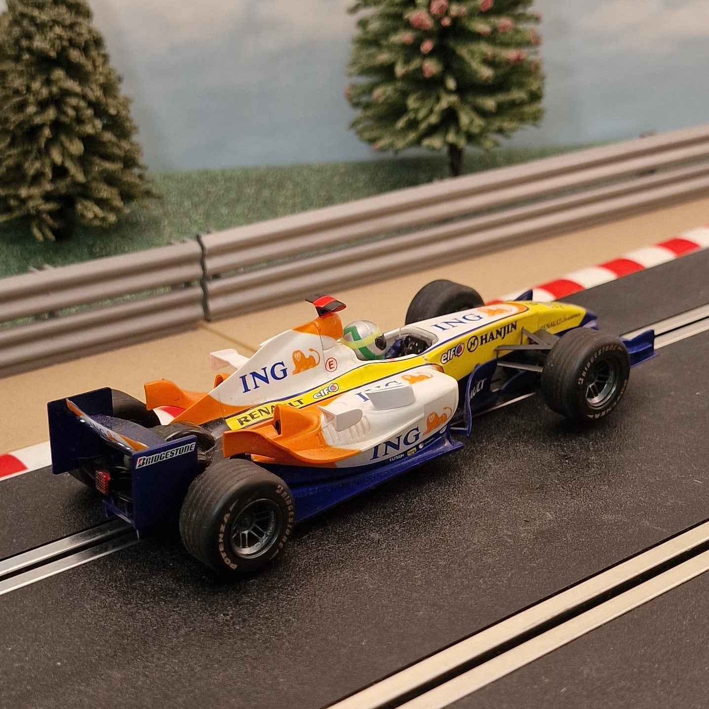 Scalextric C2864D Digital Renault F1 Team ING #6 #M