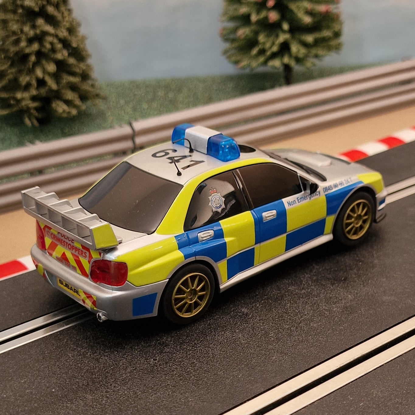Scalextric C3068 Subaru Impreza Police Car *LIGHTS & SIREN*