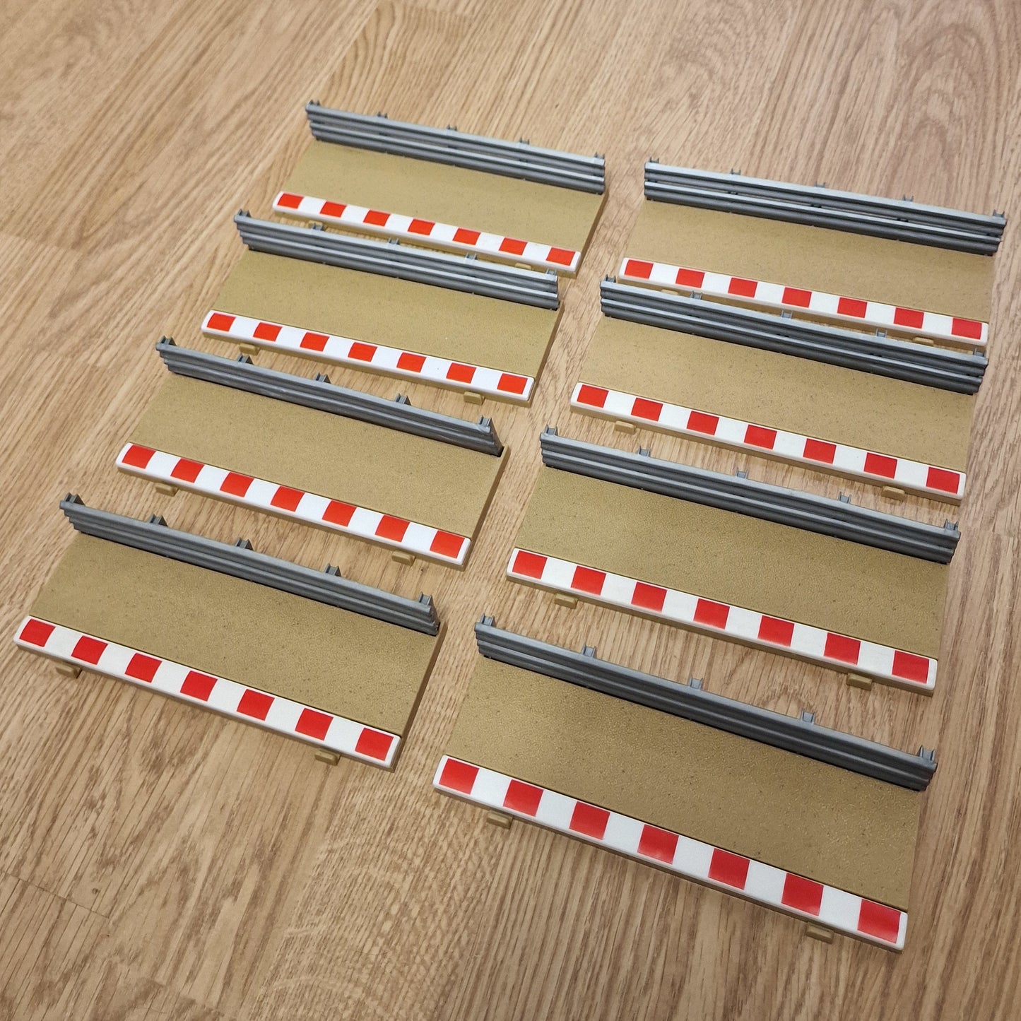 Scalextric C8223 Half Straight Borders 175mm & Barriers 'BA' x 8