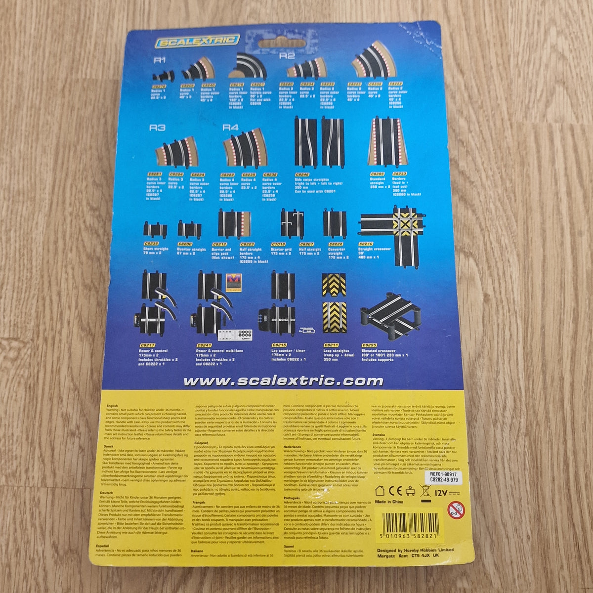 Scalextric C8282 Radius 4 Curve Inner Borders & Barriers 22.5° 'BP' x 4 NEW