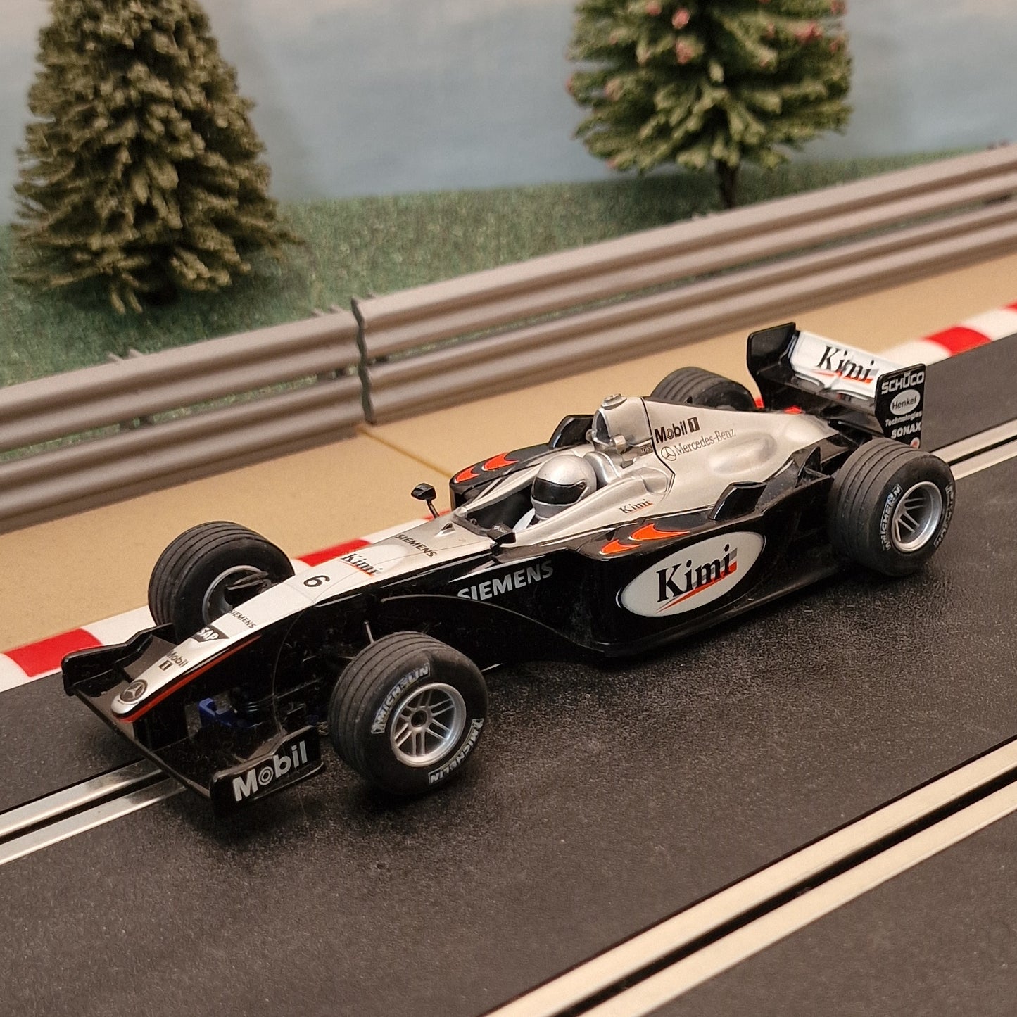 Scalextric C2555 McLaren Mercedes F1 MP4-16 Kimi Räikkönen #C