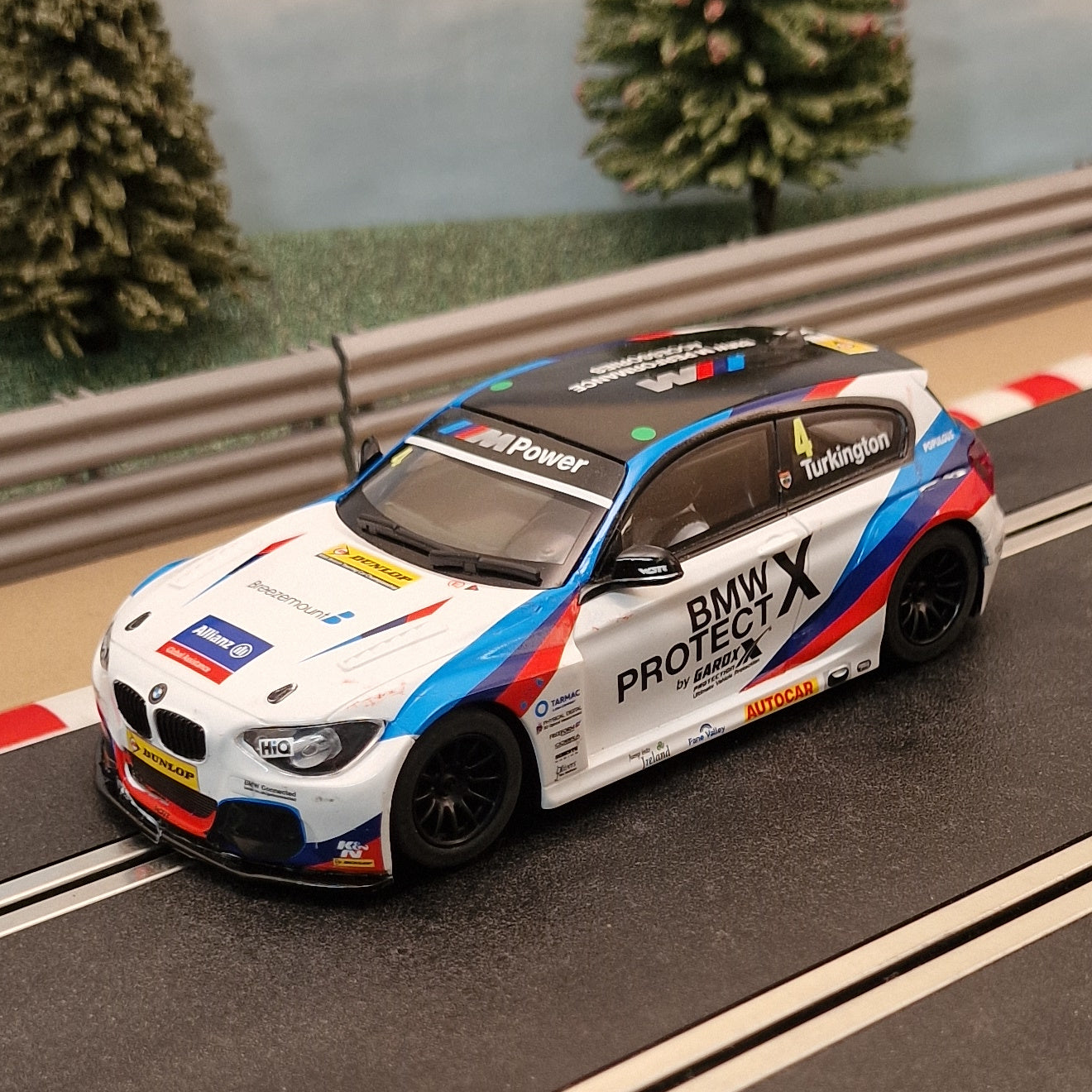 Scalextric C4188 BMW 330i M-Sport BTCC 2019 Turkington #4 *LIGHTS*
