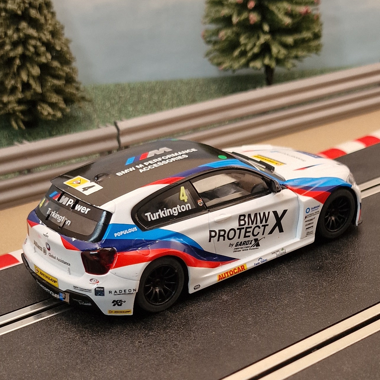 Scalextric C4188 BMW 330i M-Sport BTCC 2019 Turkington #4 *LIGHTS*