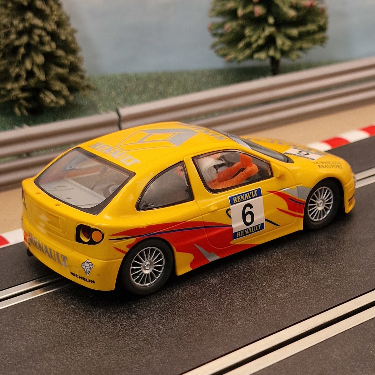 Scalextric C2088 Renault Megane Cup Super #6 #S