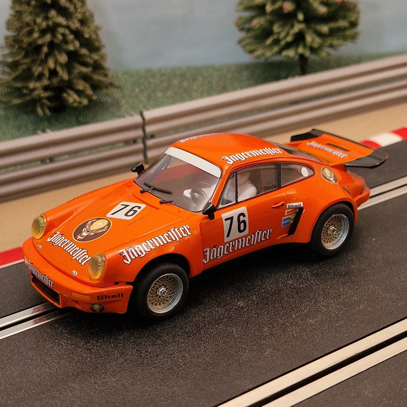 Scalextric C4211 Porsche 911 Carrera RSR 3.0 Jagermeister Kremer Racing #76