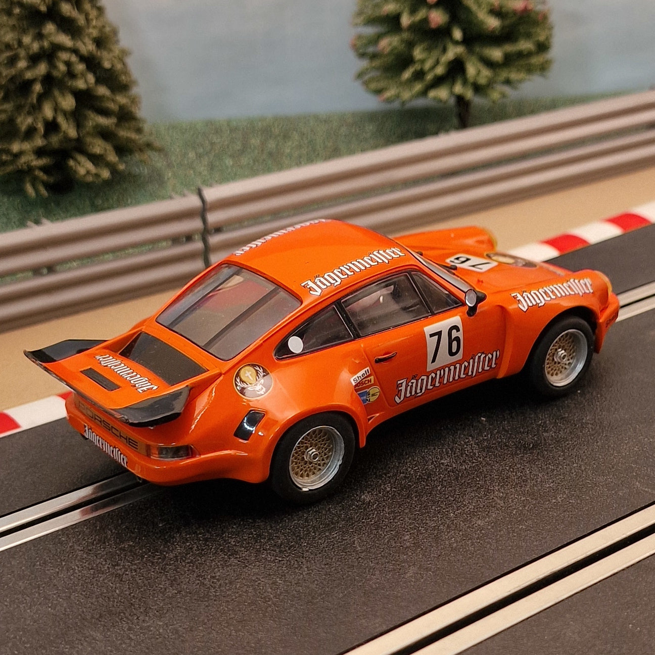 Scalextric C4211 Porsche 911 Carrera RSR 3.0 Jagermeister Kremer Racing #76