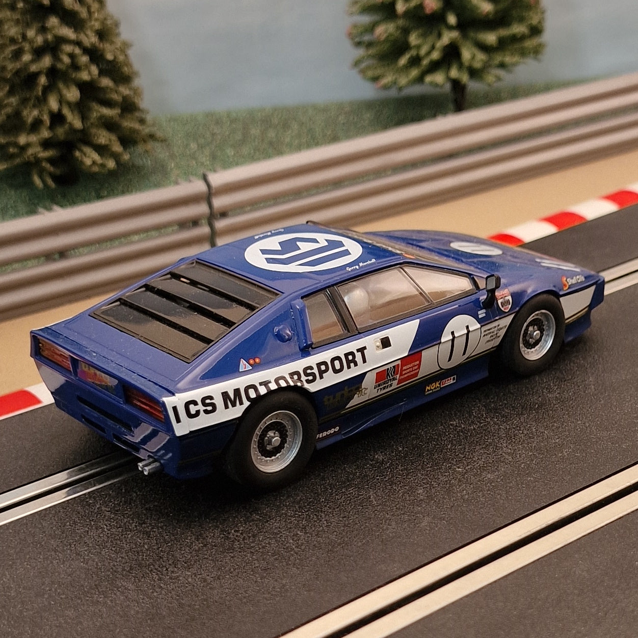 Scalextric C4352 Lotus Esprit S1 Silverstone 1981 Gerry Marshall #11