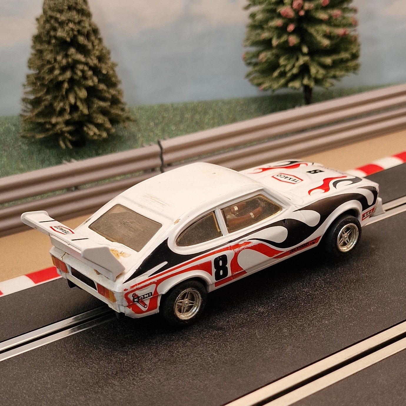 Scalextric C311 Ford Capri White #8 *LIGHTS*