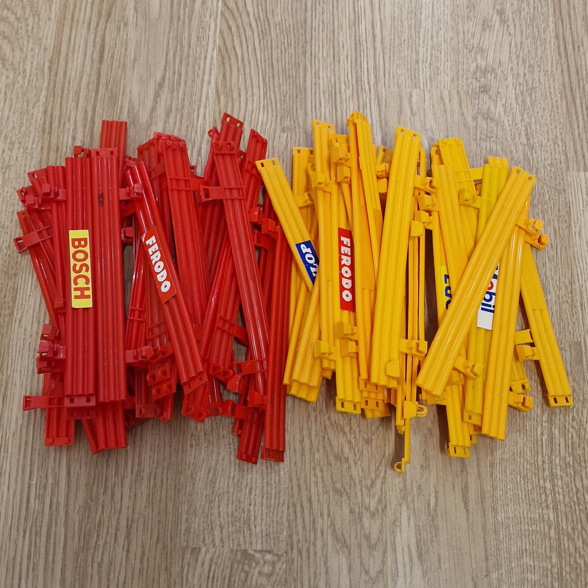 Scalextric C274 Armco Fence Track Barriers - 30 Red, 30 Yellow