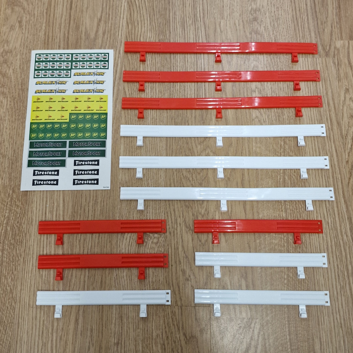 Scalextric C8191 Crash Barrier Pack - 6 Extra Long & 6 Short NEW